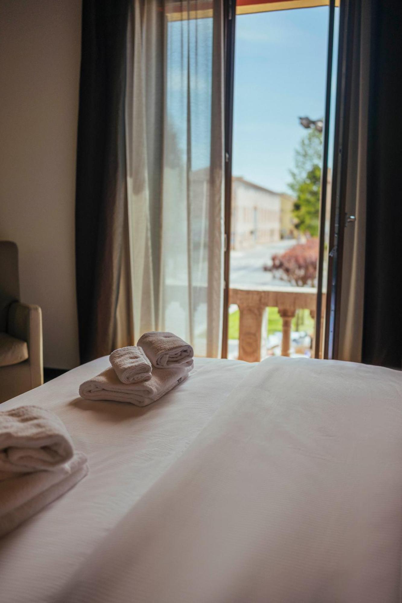 Hotel Palazzo Paradiso Meduna di Livenza Екстериор снимка