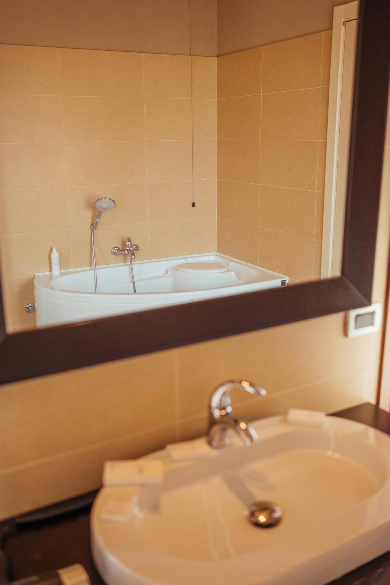 Hotel Palazzo Paradiso Meduna di Livenza Екстериор снимка