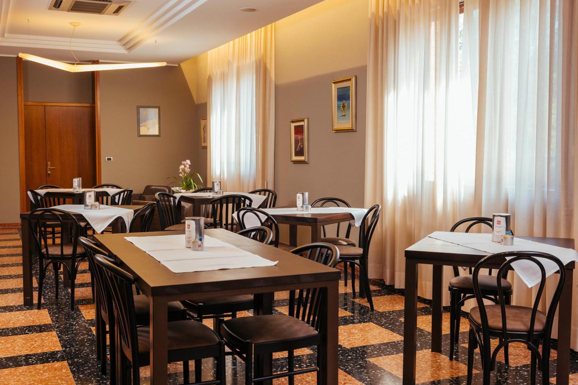 Hotel Palazzo Paradiso Meduna di Livenza Екстериор снимка