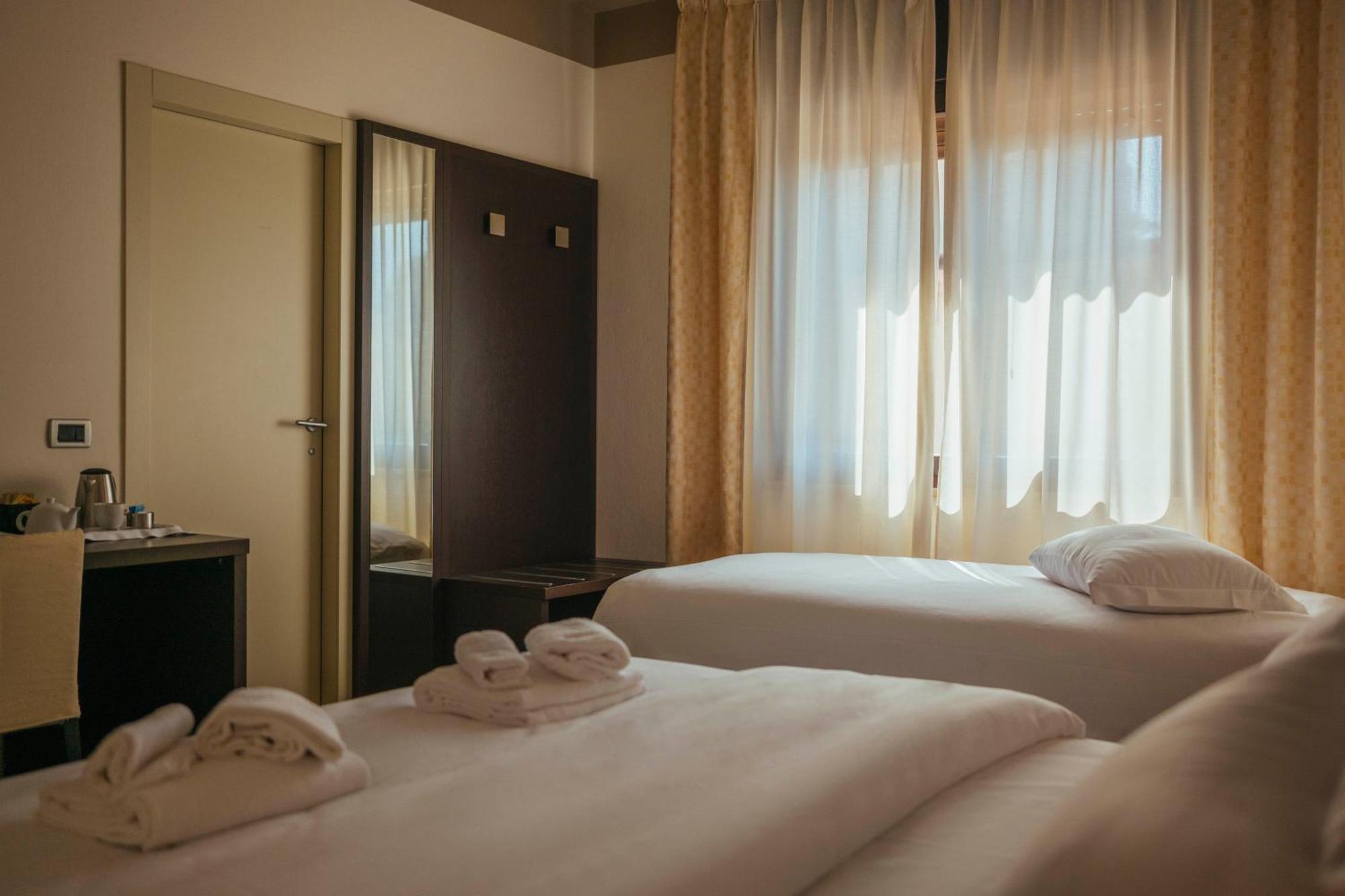 Hotel Palazzo Paradiso Meduna di Livenza Екстериор снимка